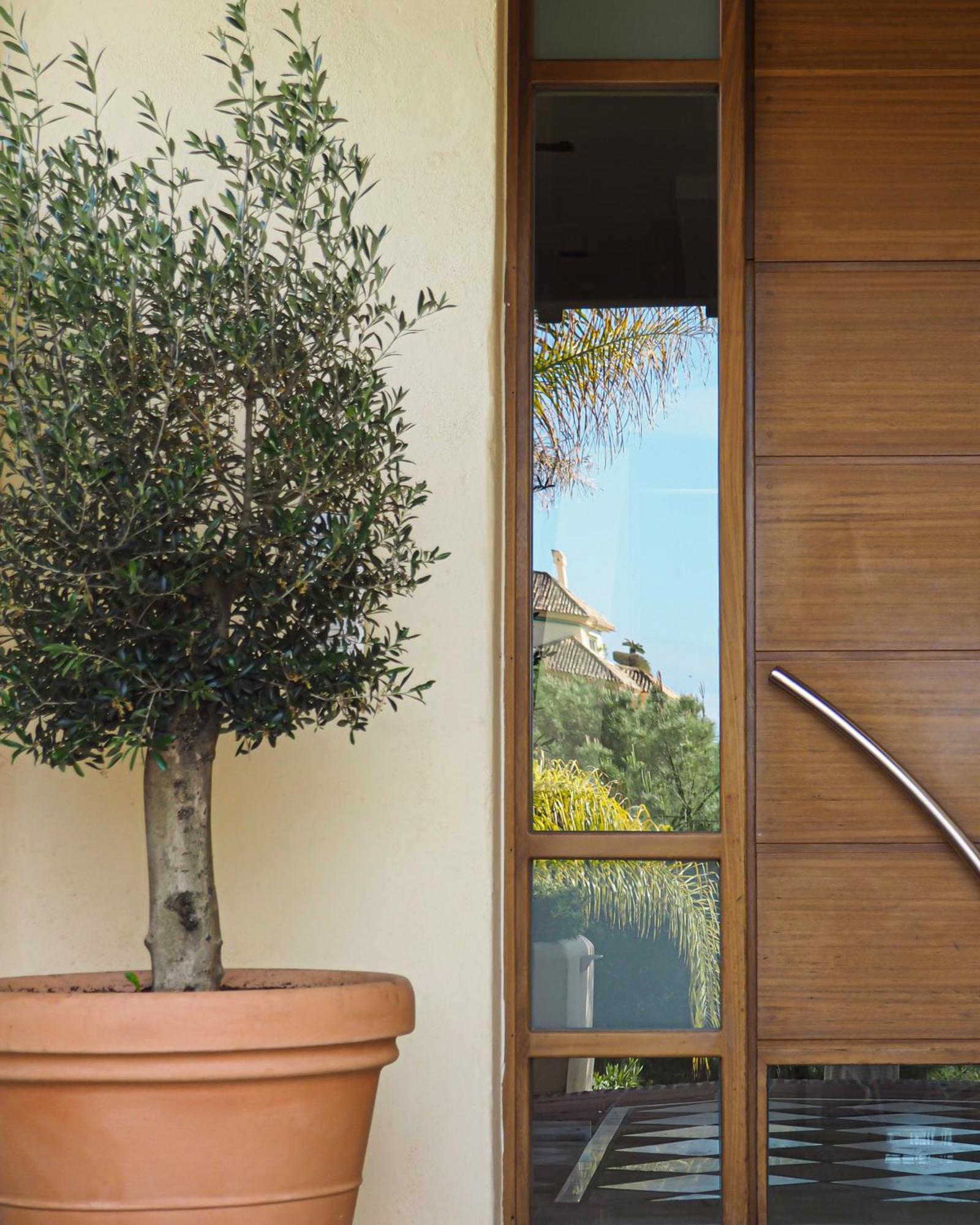 Aparthotel Elviria Hills Living